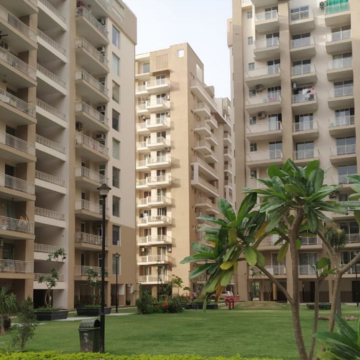 luxurious ready to move 3 bhk flats for sale in zirakpur, delhi national highway