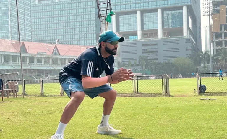 Rohit Sharma Rejects Fan’s Vada Pav