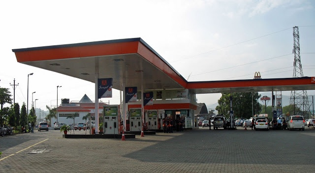 Petrol, Diesel Prices on 27 March After Fuel Excise Cut — Check Fuel Rates Today in Delhi, Mumbai, Bengaluru, Others