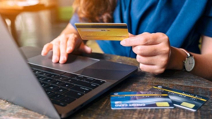 Mumbai Nurse Loses Rs 1 Lakh in Online Dress Scam After Clicking Rs 299 Facebook Ad