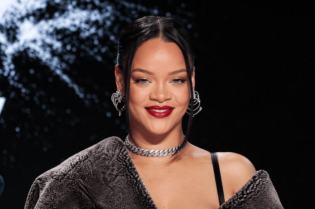 rihanna in mumbai for fendy beauty event