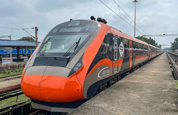 Bengaluru-Mumbai Vande Bharat Sleeper Train Approved By Railway Minister