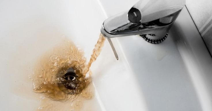 Janakpuri Residents Forced to Open Taps to Sewage-Like Water as Delhi Water Crisis Deepens