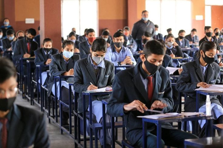 Doordarshan Anchor Ashok Shrivastav Calls Delhi Student “Pakistani” Over CBSE Grievance, Later Deletes Post