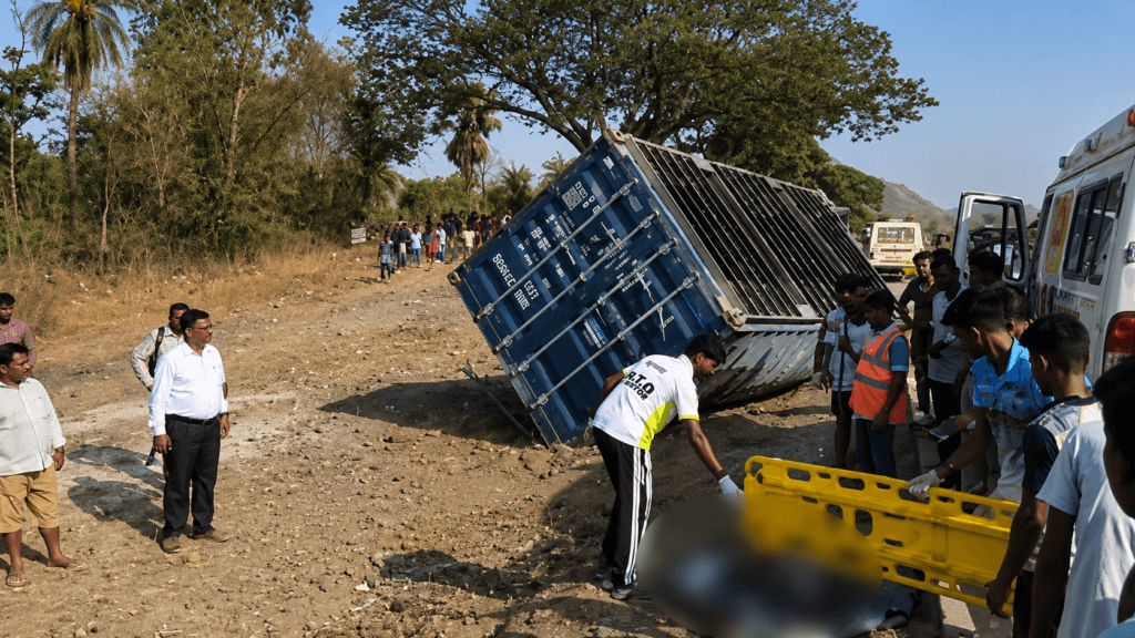 13 Killed in Palghar Road Accident After Truck Rams Tempo Carrying Wedding Guests on Mumbai-Ahmedabad Highway