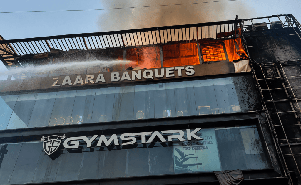 Delhi Eatery On Fire, 3 Cooking Gas Cylinders Explode: Daring Rescue of 75-Year-Old Woman Follows Massive Blaze