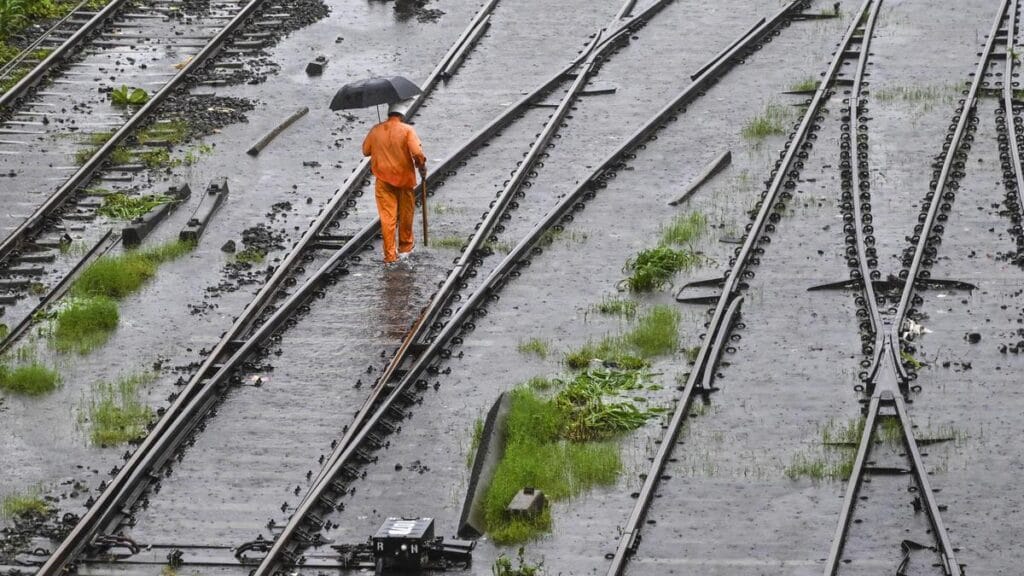 Mumbai Schools Closed as IMD Issues Orange Alert