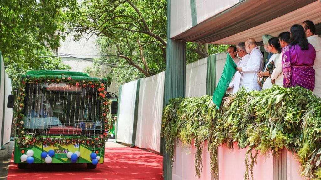 Delhi Gets 300 Electric Buses and Three New Depots as Push for Cleaner, Smarter Public Transport