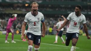 10-Man England Beat Mexico 3-2 in Stormy FIFA World Cup Round of 16 Thriller