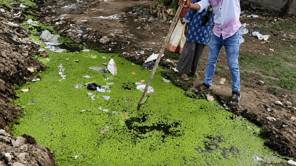 Pune Toddler Dies After Falling Into Rainwater-Filled Sewage Pit; Contractor Booked Over Civic Negligence