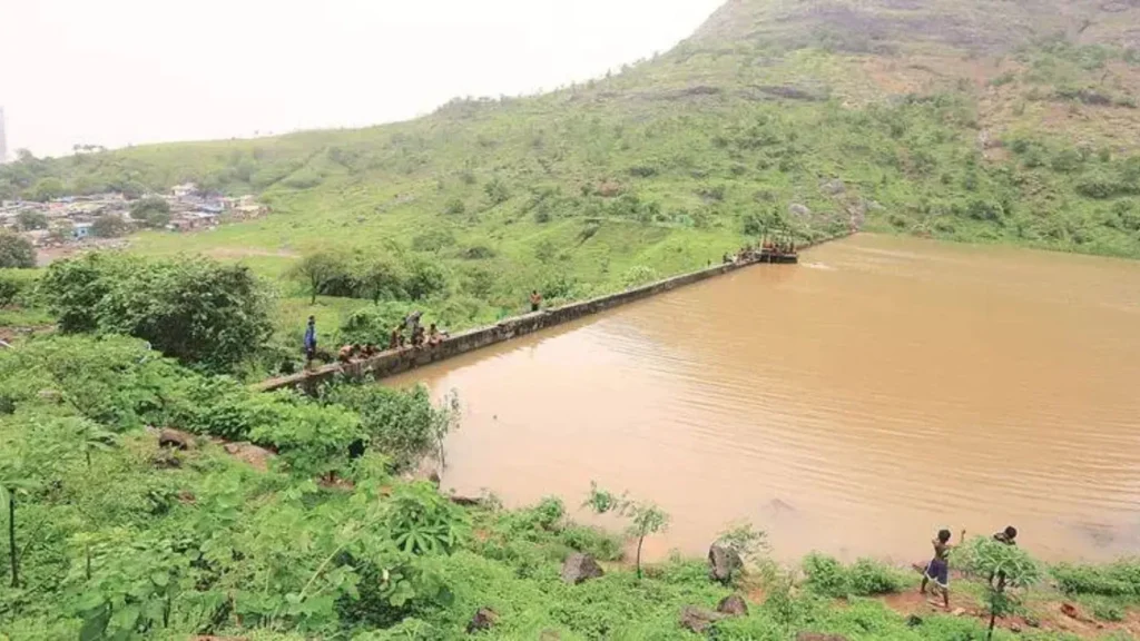 Mumbai Dahisar Quarry Drowning: Two College Students Die in Abandoned Pit, Safety Concerns Rise