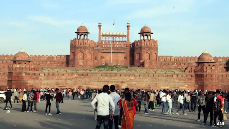 Delhi’s Red Fort Receives Bomb Threat Call, Security Tightened Before Threat Is Declared a Hoax