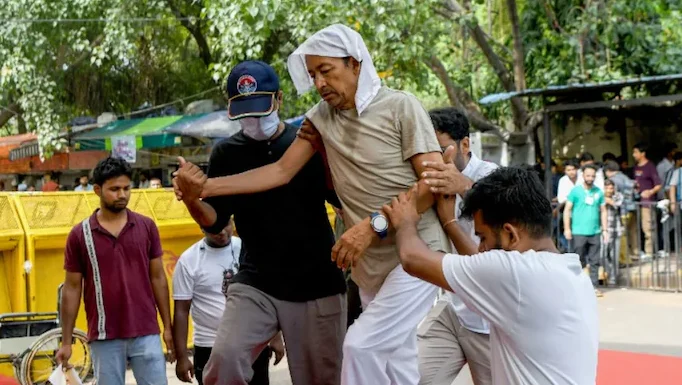 Delhi High Court to Hear Plea Seeking Emergency Intervention in Sonam Wangchuk Hunger Strike Case