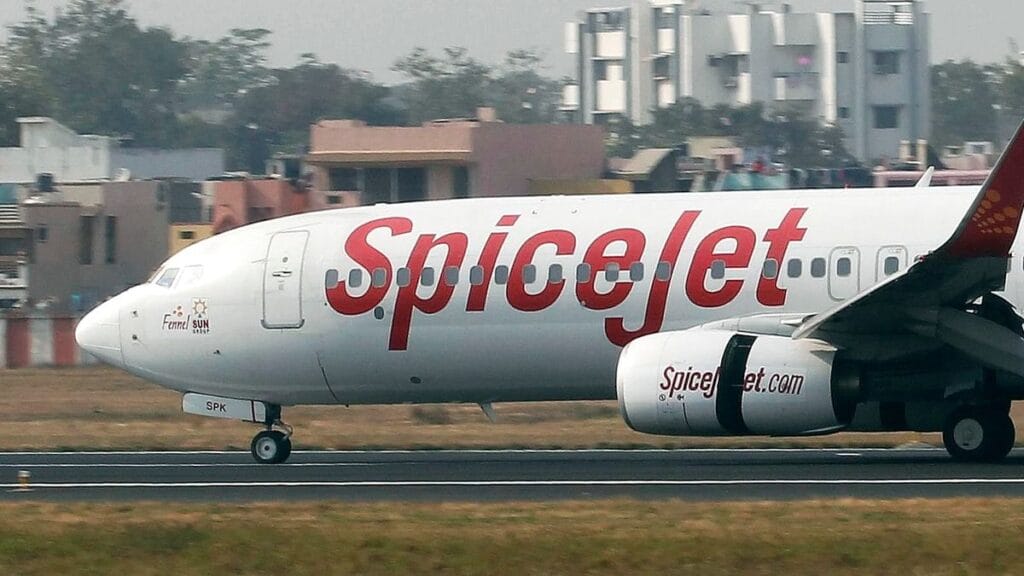 SpiceJet Pune-Delhi Flight Delayed, Flyers Say They Were Left Without Food or Beverages