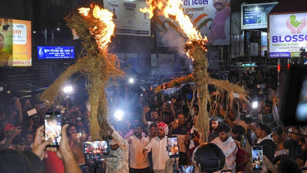 After Effigies of Soren and Rahul Burned, Jharkhand Govt Calls Fourth Round of Talks on Exam Protest