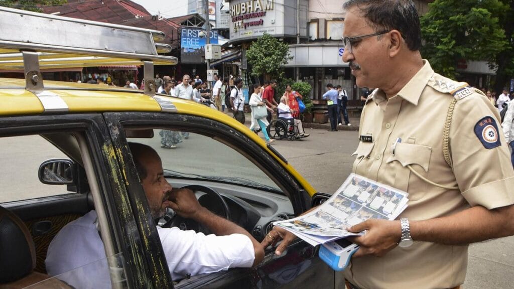 Maharashtra Gives Auto, Taxi Drivers One Year to Learn Functional Marathi: Fadnavis