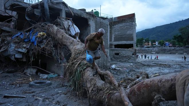 Nepal Flash Floods: Death Toll Rises to 939, Missing Drop to 3,925; China Rejects Hydropower Link as “Malicious Speculation”