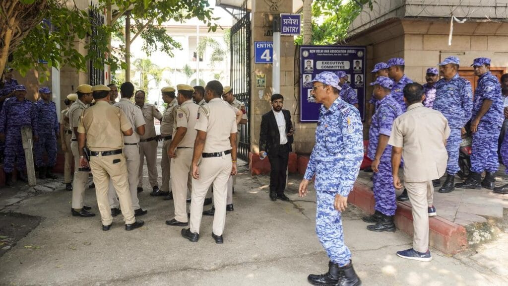 Swatantra Bhardwaj Sent to 14-Day Judicial Custody by Delhi Court in Jantar Mantar Assault Case; HC Rejects Bail Plea