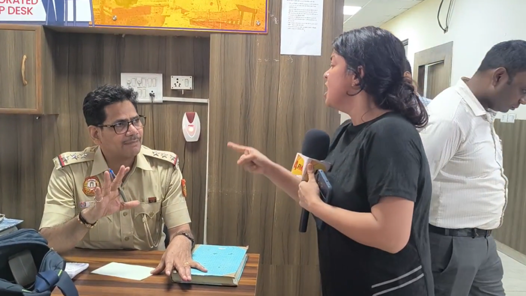 Delhi Police Assault Allegations: Two Muslim Women Journalists Slapped, Beaten with Sticks at Saket Station Over ‘Cycle Scam’ Questions