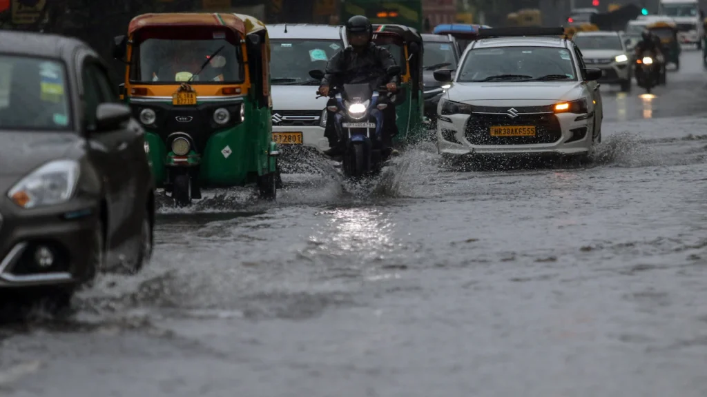 Delhi Drowns in Heavy Rain: Red Alert Issued, Flight Delays Hit IGI Airport as Waterlogging Engulfs Capital