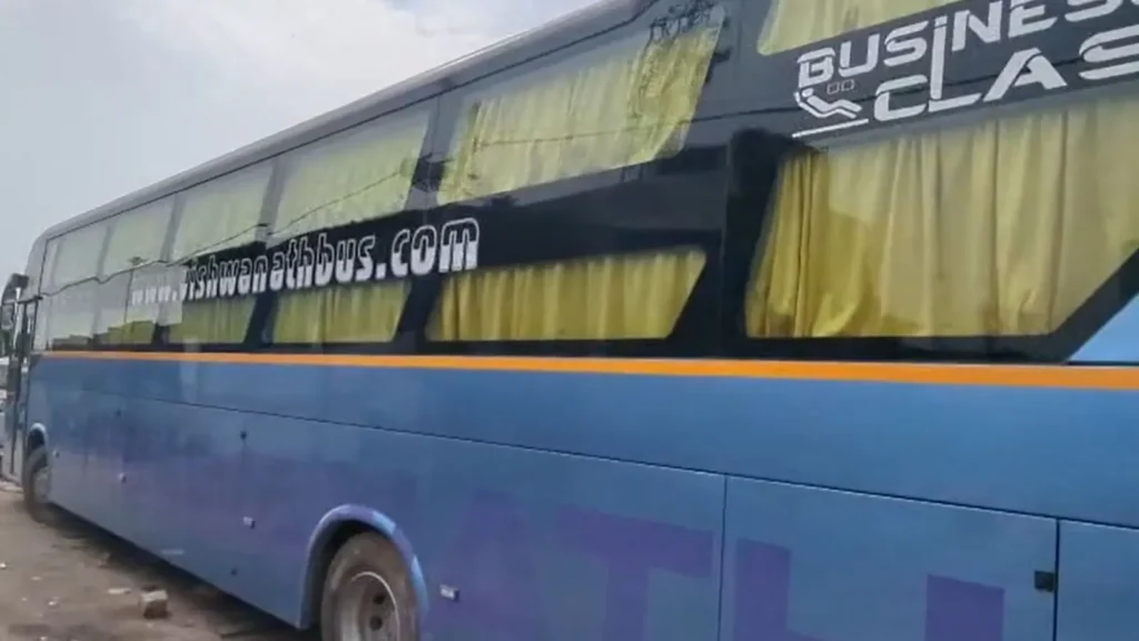 16-Year-Old Gang-Raped on Moving Sleeper Bus in Noida, Dumped 40 km Away in Delhi; Driver, Conductor Arrested